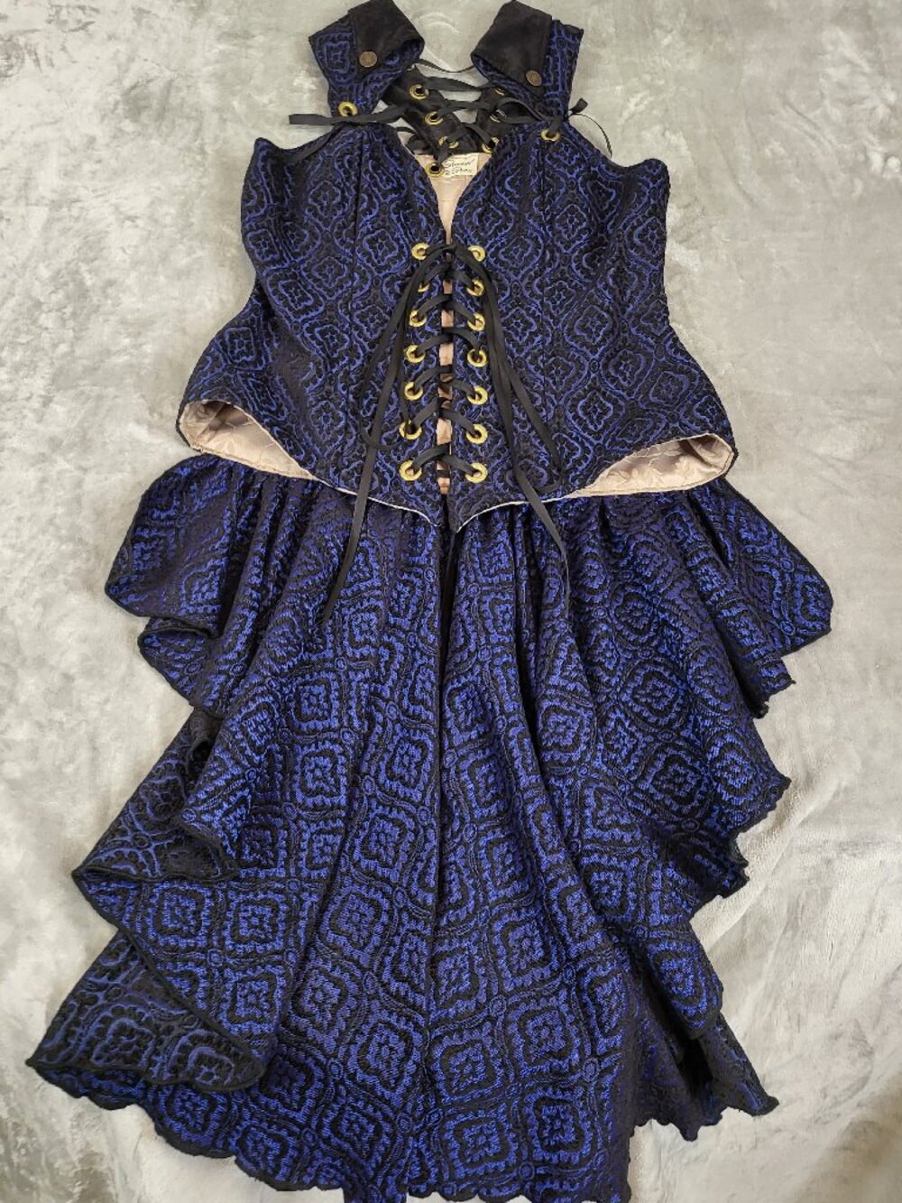 HALLOWEEN: Pirate Costume DITD Brocade Corset Vest High Low Skirt Blouse Boots - Picture 3 of 13